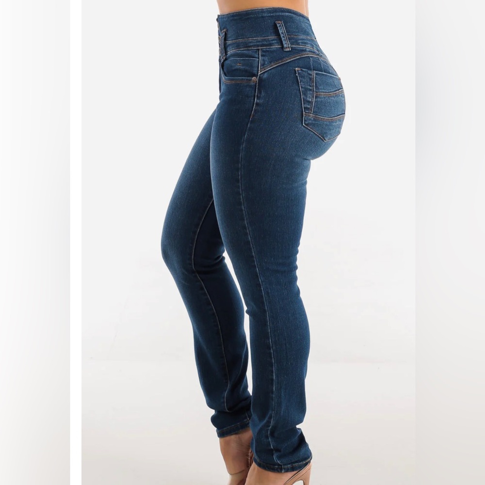 AQ Jeans.  Butt lifting Size 5